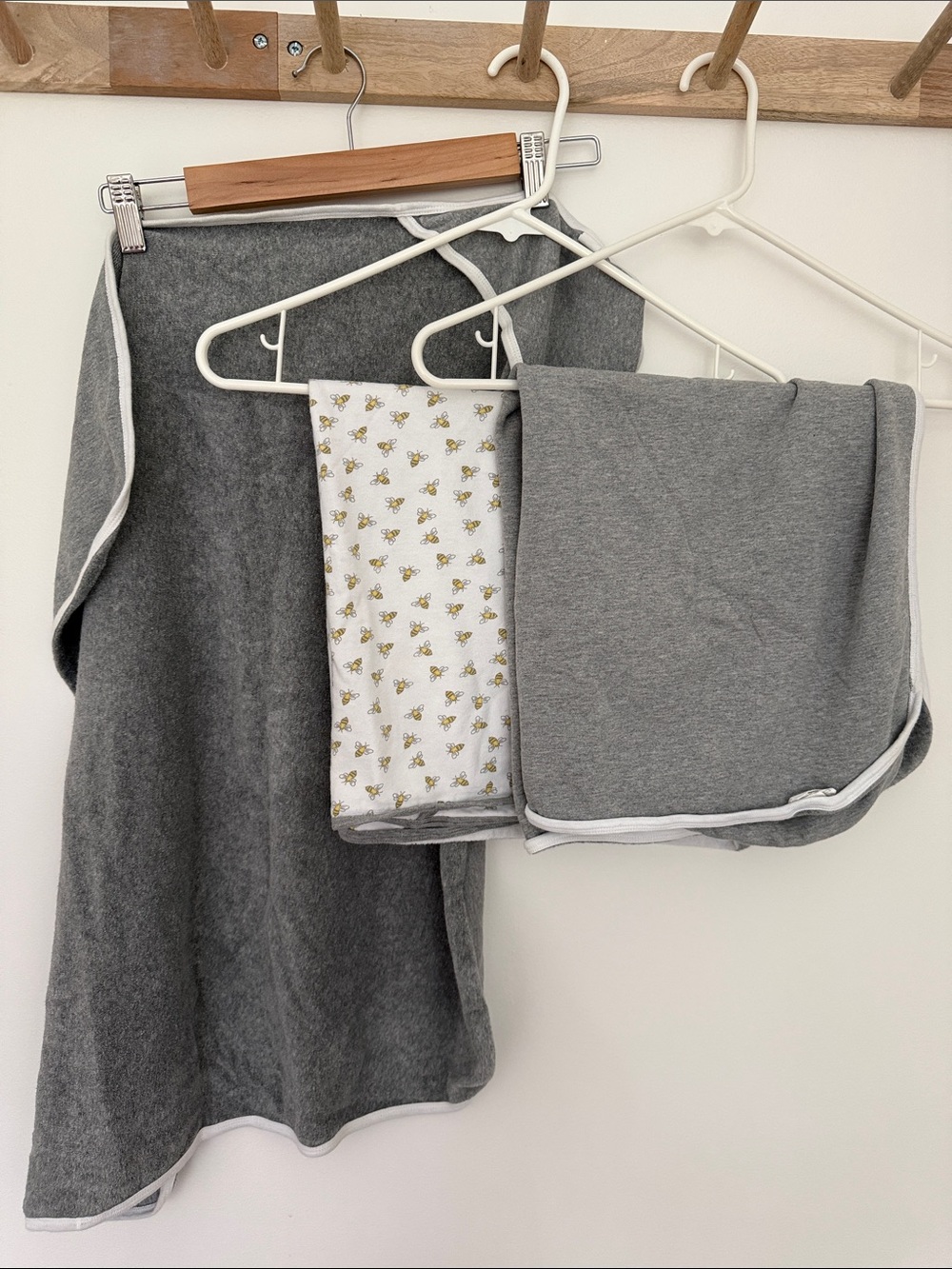 Burt’s Bees Baby Terry Cloth Towel 3 piece lot